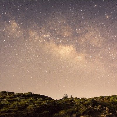 夜野はずみ